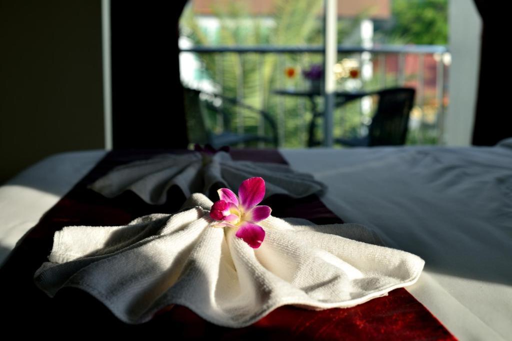 At Kamala Hotel Bilik gambar